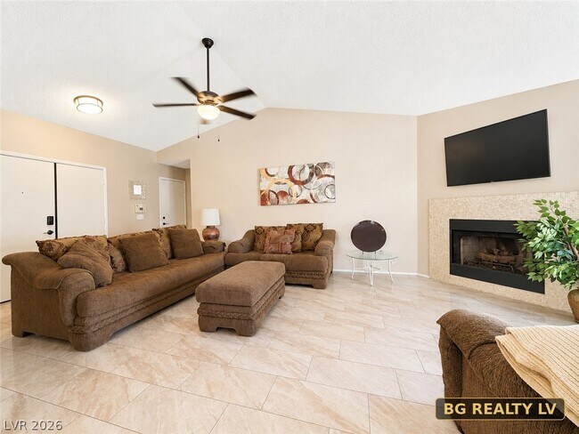 Foto del edificio - 6600 Light Breeze Dr