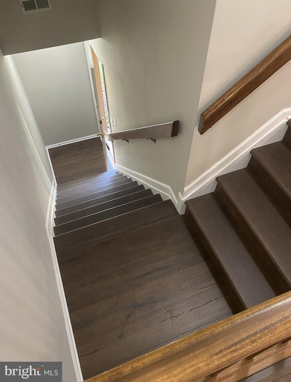 Building Photo - 213 Allens Ln