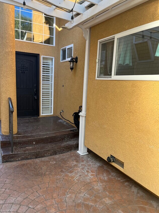 Foto principal - 24427 Ward St
