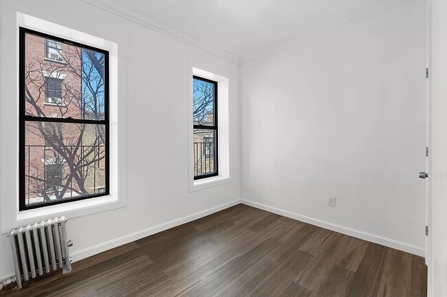 Building Photo - 186 Bleecker Street