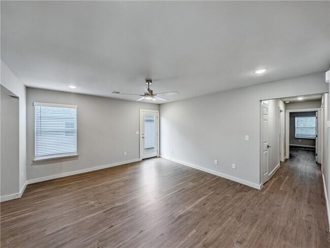 Foto del edificio - 6308 NW Kathleen St