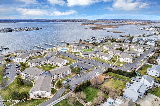 Building Photo - 113 Wharfside Dr