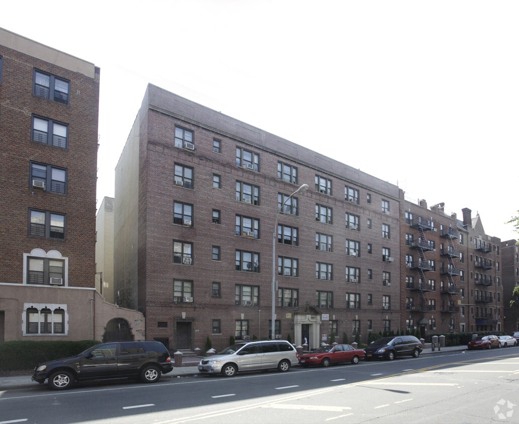 Primary Photo - 659 Ocean Ave