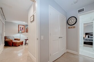 Building Photo - 1860 White Oak Dr