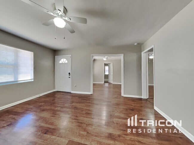 Building Photo - 1604 Clark Street Clearwater FL