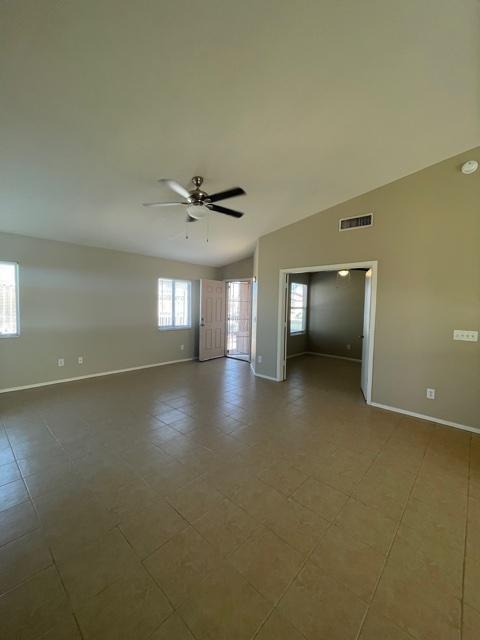 Foto del edificio - HOUSE FOR RENT