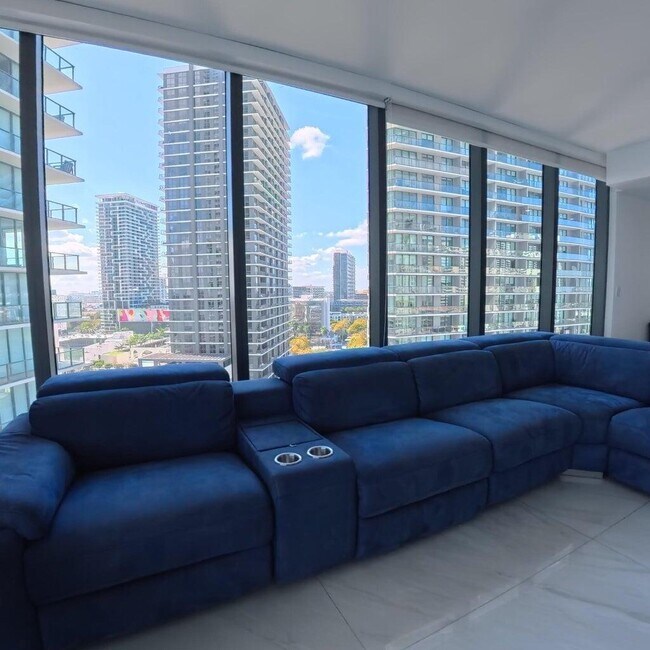 Building Photo - 650 NE 32nd St