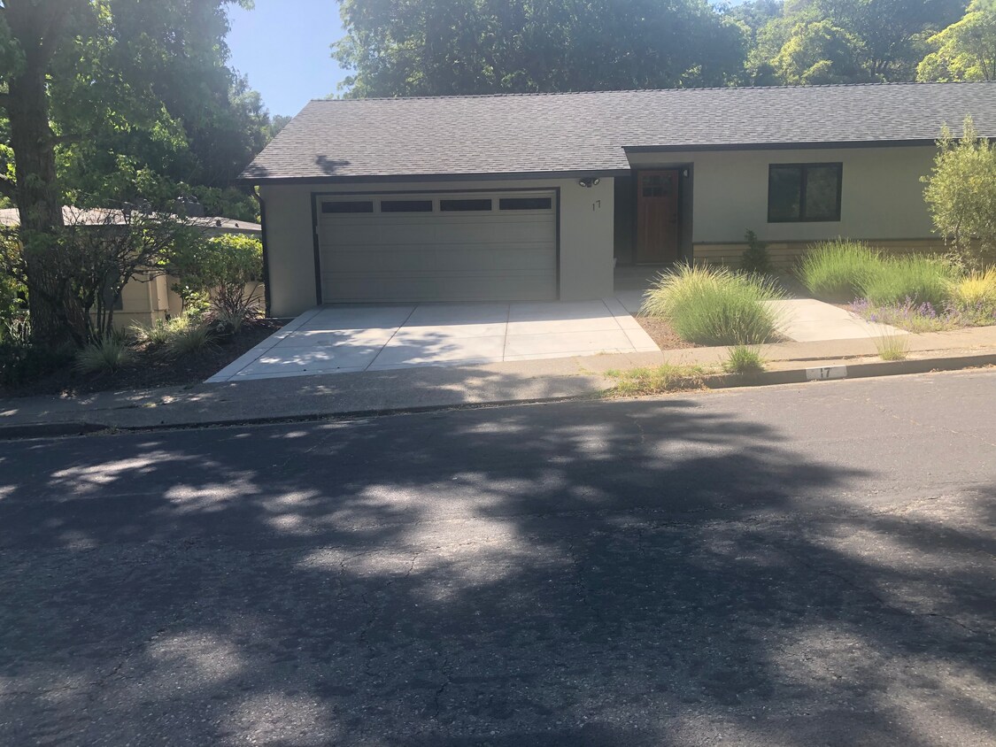 17 San Gabriel Dr Unit 2, Fairfax, CA 94930 Apartments in Fairfax, CA