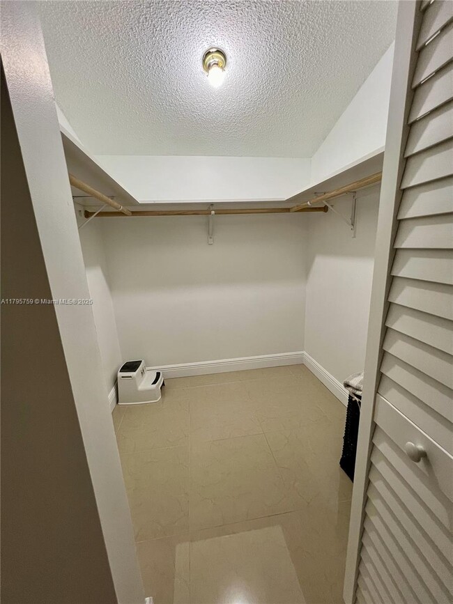 Foto del edificio - 10356 SW 11th Terrace