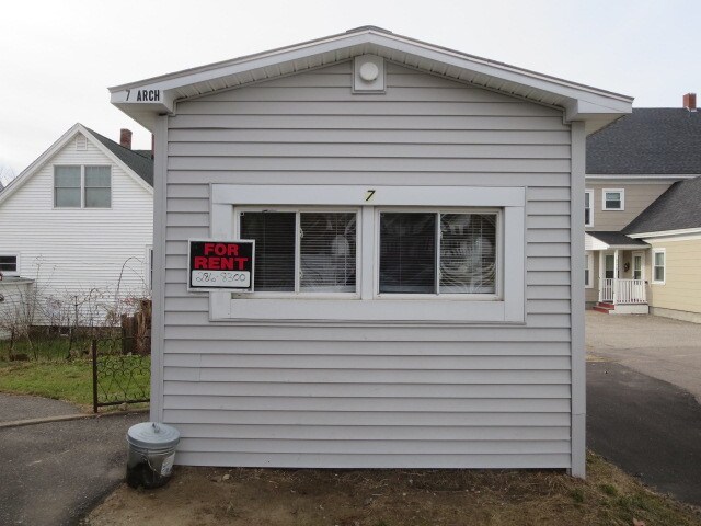 Exterior - 7 Arch St
