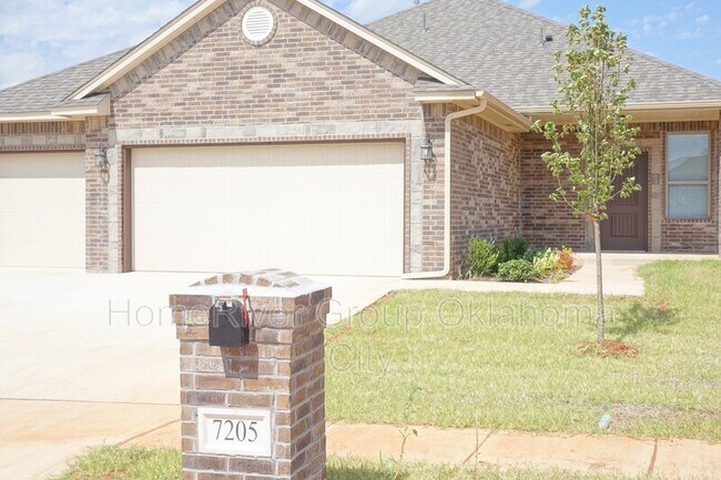 Foto del edificio - 7205 NW 145th St
