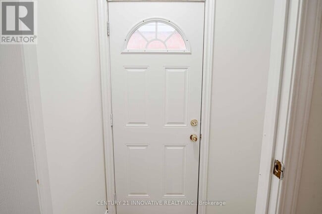 Building Photo - 1524 Avonmore Square