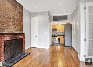 Building Photo - Hudson Street