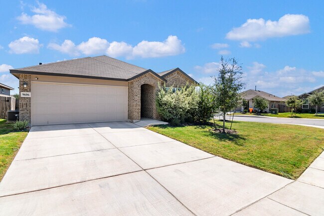 Building Photo - 9606 Tupelo Holw