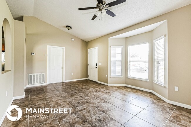 Building Photo - 822 Del Prado Dr
