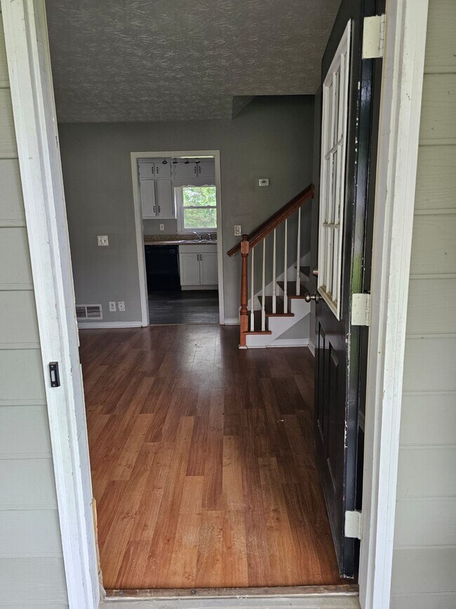 Foto del edificio - 1425 Compton Woods Dr