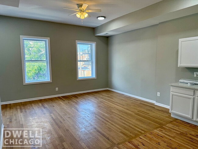 Building Photo - 1013 W 19th St