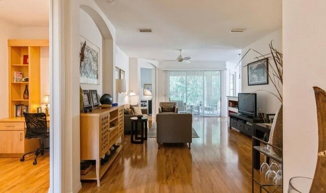 Building Photo - 7314 Meeting St