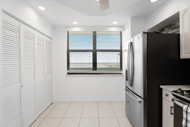 Foto del edificio - 9900 S Ocean Dr