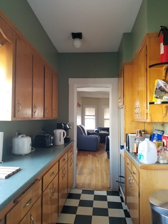 Building Photo - 31 Windsor Rd