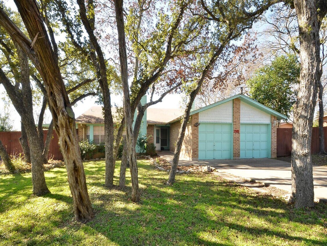 Primary Photo - 2101 Matthews Ln