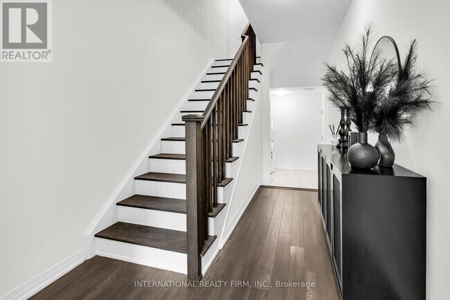 Photo du bâtiment - 148 Turnberry Ln