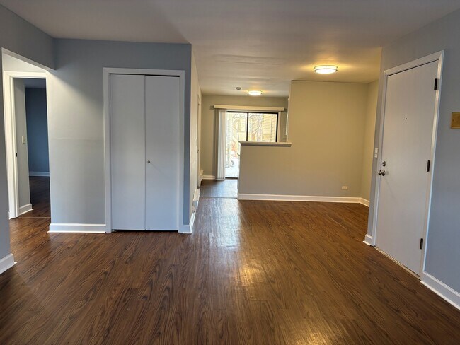 Building Photo - 201 N Waters Edge Dr