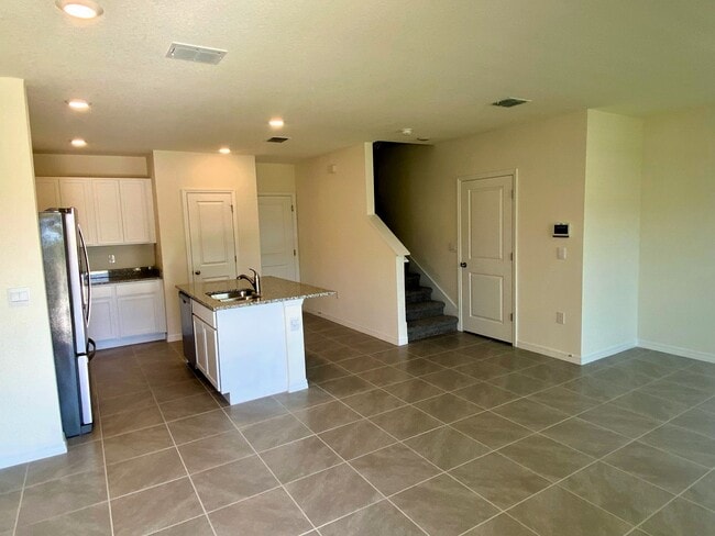 Building Photo - 392 Preston Cv Dr