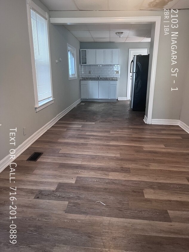 Primary Photo - 2103 Niagara St
