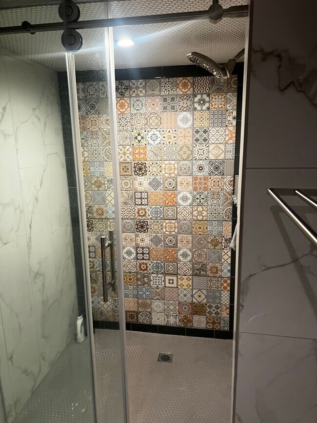 Foto del edificio - 365 W Plumb Ln