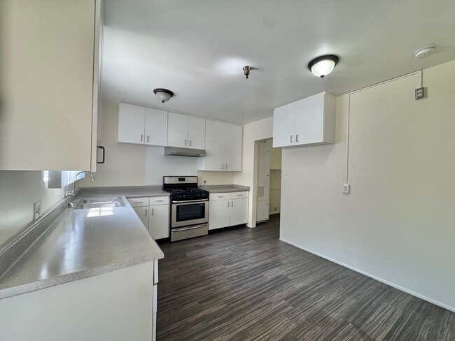 Building Photo - Spacious Pomona Home with Huge Backyard
