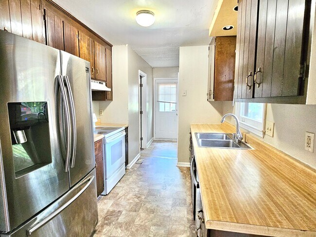 Building Photo - 2503 Harley Dr