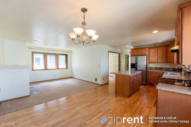 Building Photo - 3 br, 2 bath Townhome - 7708 Highland Park...