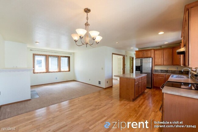 Foto del edificio - 3 br, 2 bath Townhome - 7708 Highland Park...