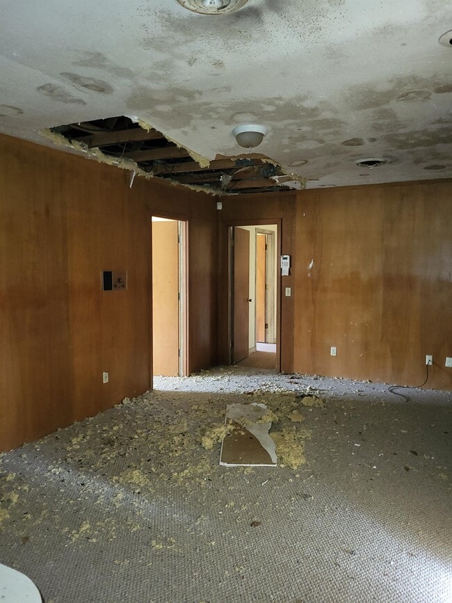 Building Photo - 2715 Hemingway Cir