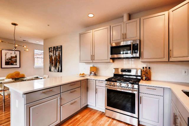 Building Photo - High End Pearl Street Condo