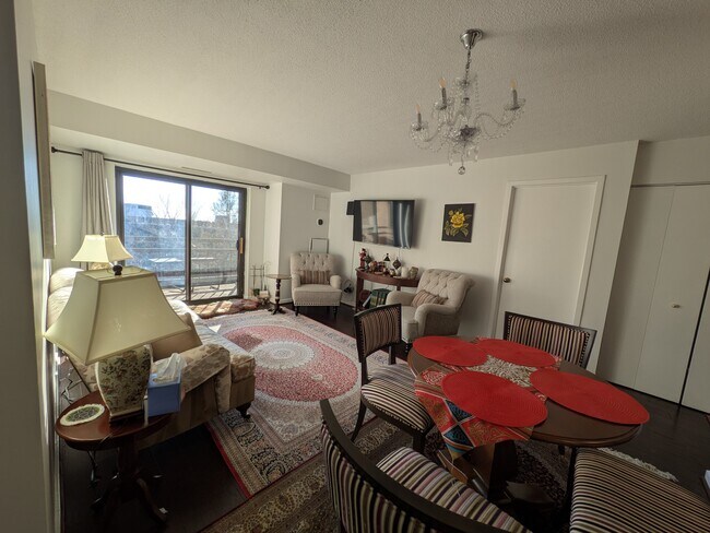 Foto del edificio - 2111 Wisconsin Ave NW