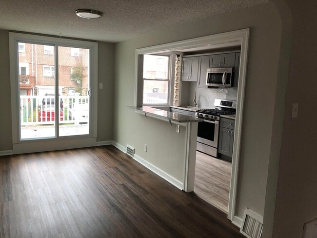 Foto del edificio - Updated Row - Holmesburg