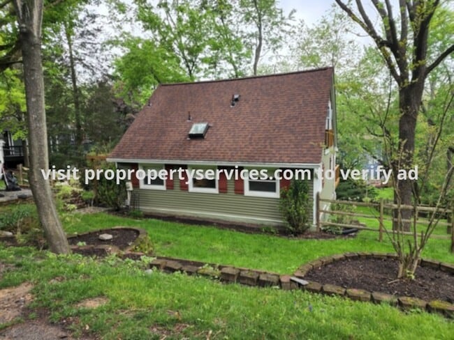 Foto del edificio - Rustic Contemporary Cape Cod in Beautiful ...