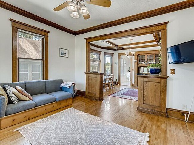 Building Photo - Minneapolis Duplex for Rent