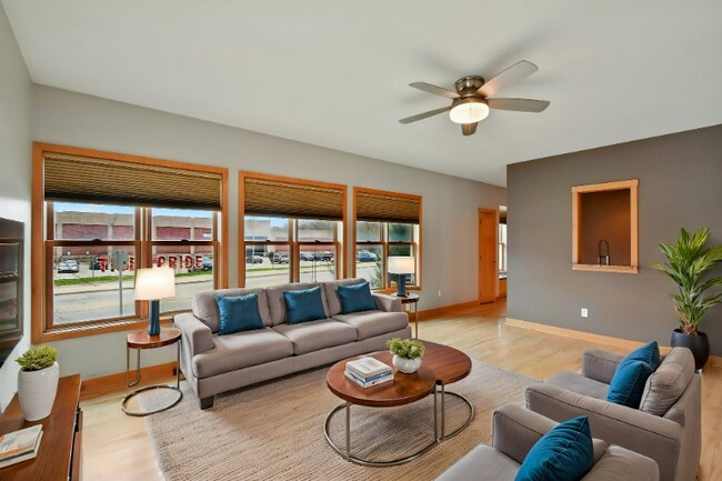 Foto del edificio - 2905 N Newhall St