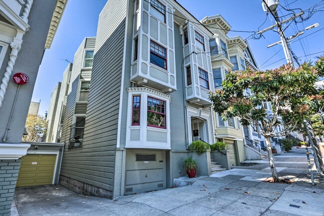 Building Photo - 241 Ashbury St