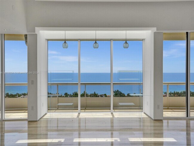 Building Photo - 20191 E Country Club Dr