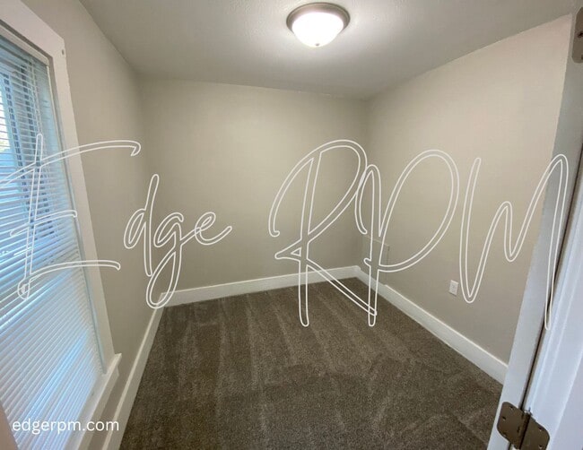 Building Photo - Cozy 2 Bedroom Home with Modern Upgrades –...