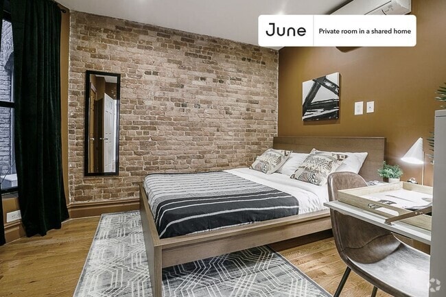 Building Photo - Private bedroom in 3 bed/2 bath Home