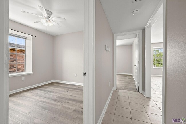 Photo - 445 W Parker Blvd Apartment