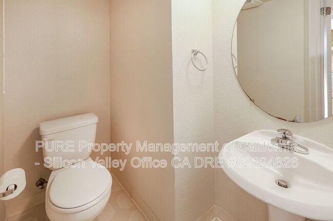 Building Photo - 4175 Renaissance Dr