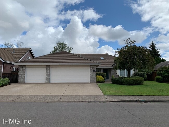 Building Photo - 3 br, 2 bath House - 3115 Metolius Dr