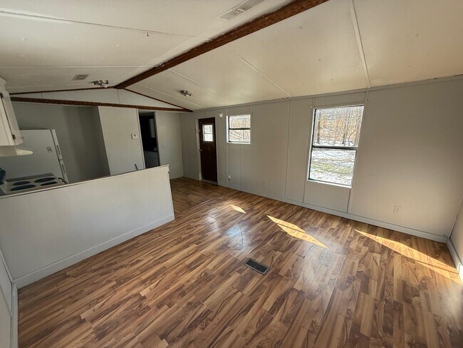 Foto del edificio - 725 Barren Hollow Rd