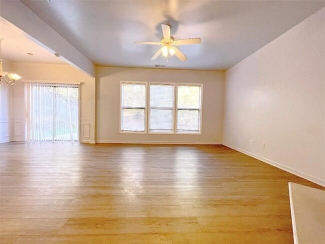 Foto del edificio - 2305 Harvest Ridge Cir NE